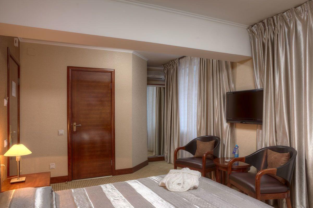 Voyage Hotel Almaty Luaran gambar