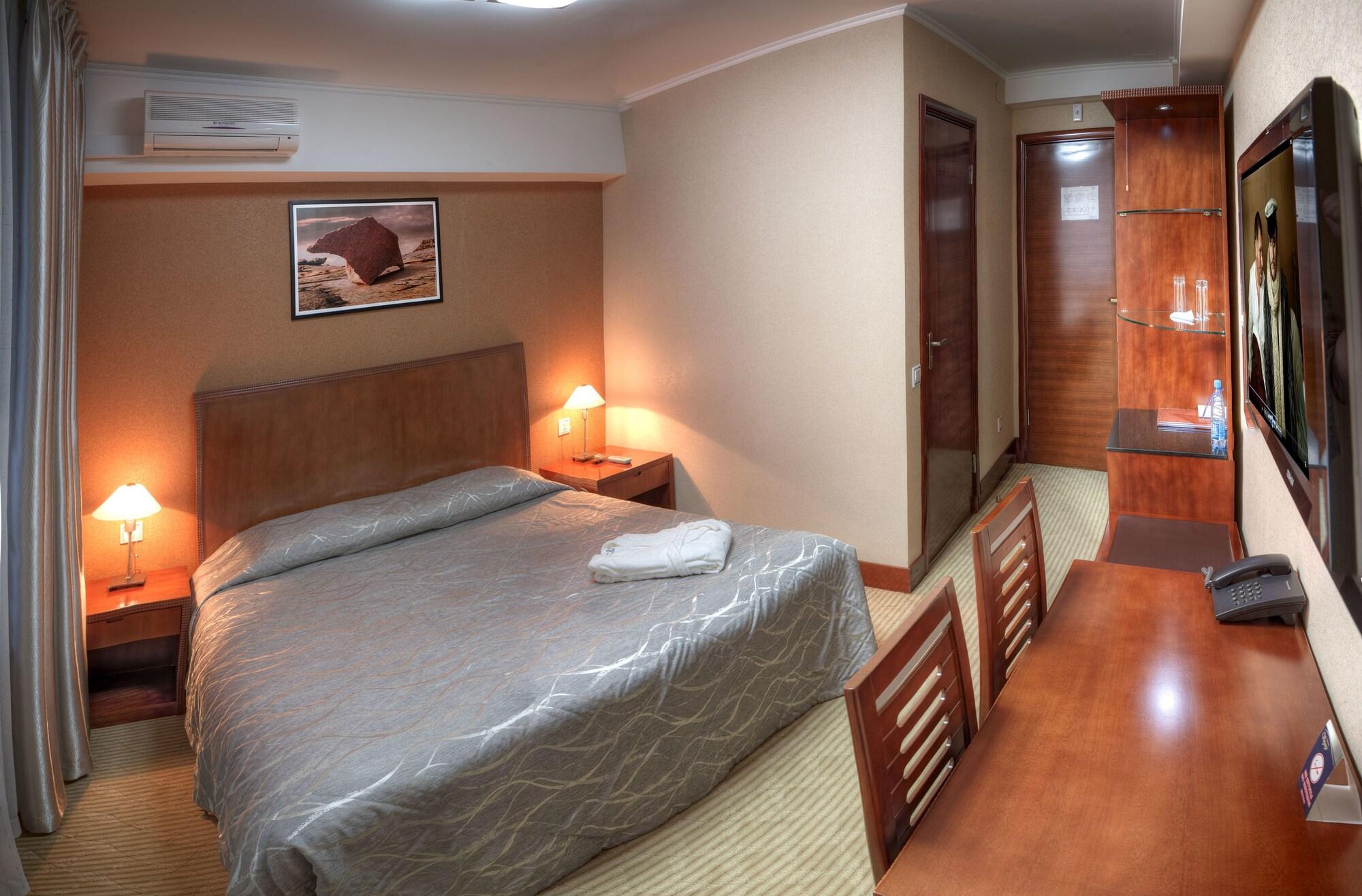 Voyage Hotel Almaty Luaran gambar
