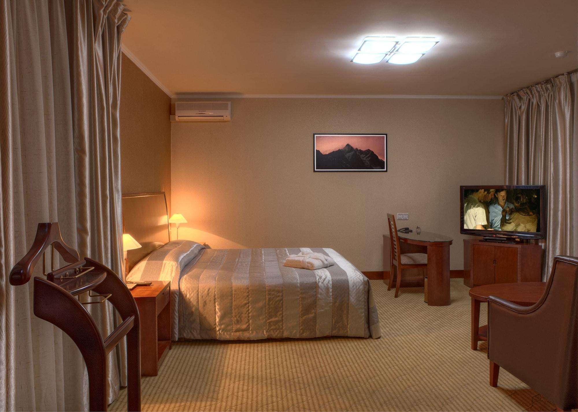 Voyage Hotel Almaty Bilik gambar