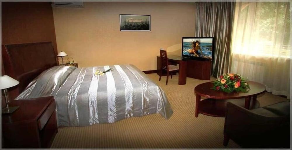 Voyage Hotel Almaty Luaran gambar