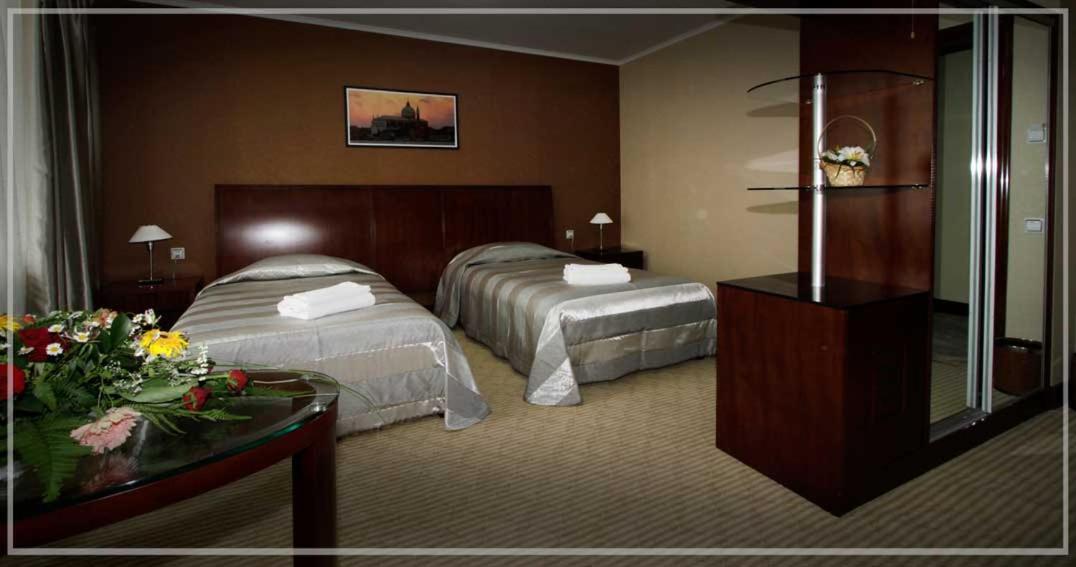 Voyage Hotel Almaty Bilik gambar
