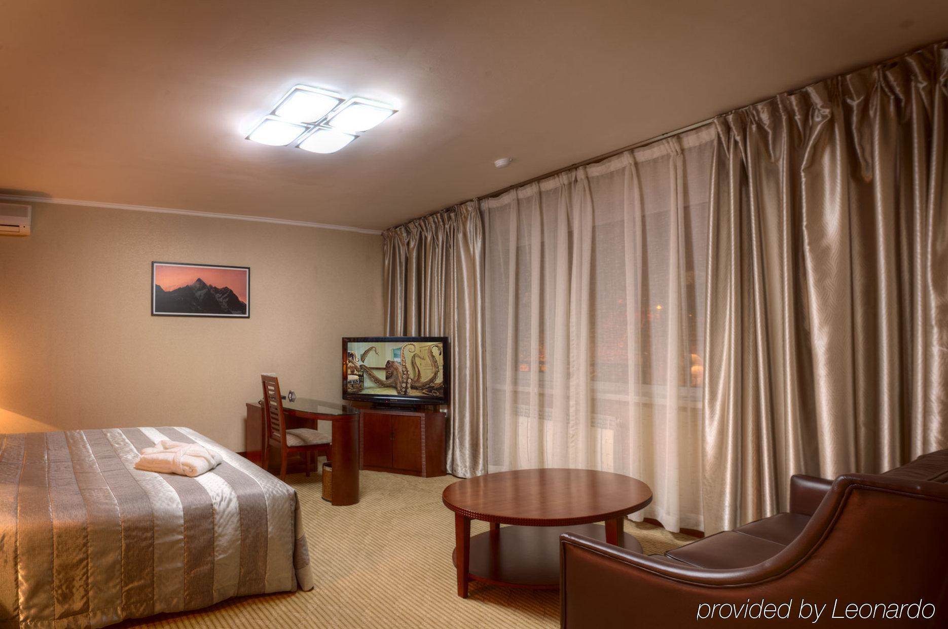 Voyage Hotel Almaty Bilik gambar
