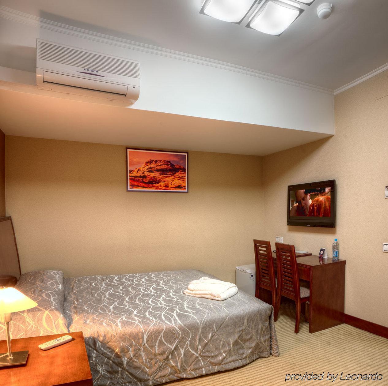 Voyage Hotel Almaty Bilik gambar