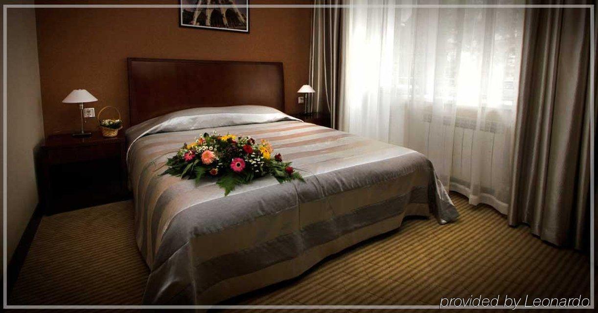 Voyage Hotel Almaty Bilik gambar
