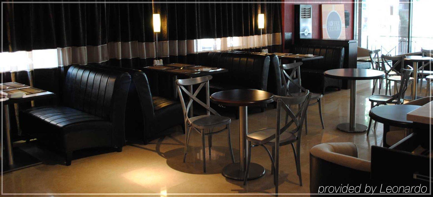 Voyage Hotel Almaty Restoran gambar